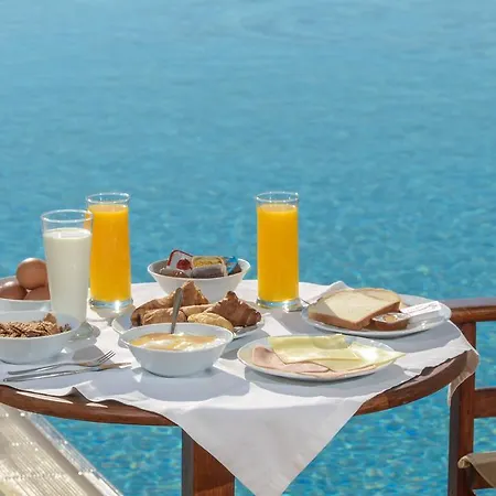 Perla Aparthotel 2*
